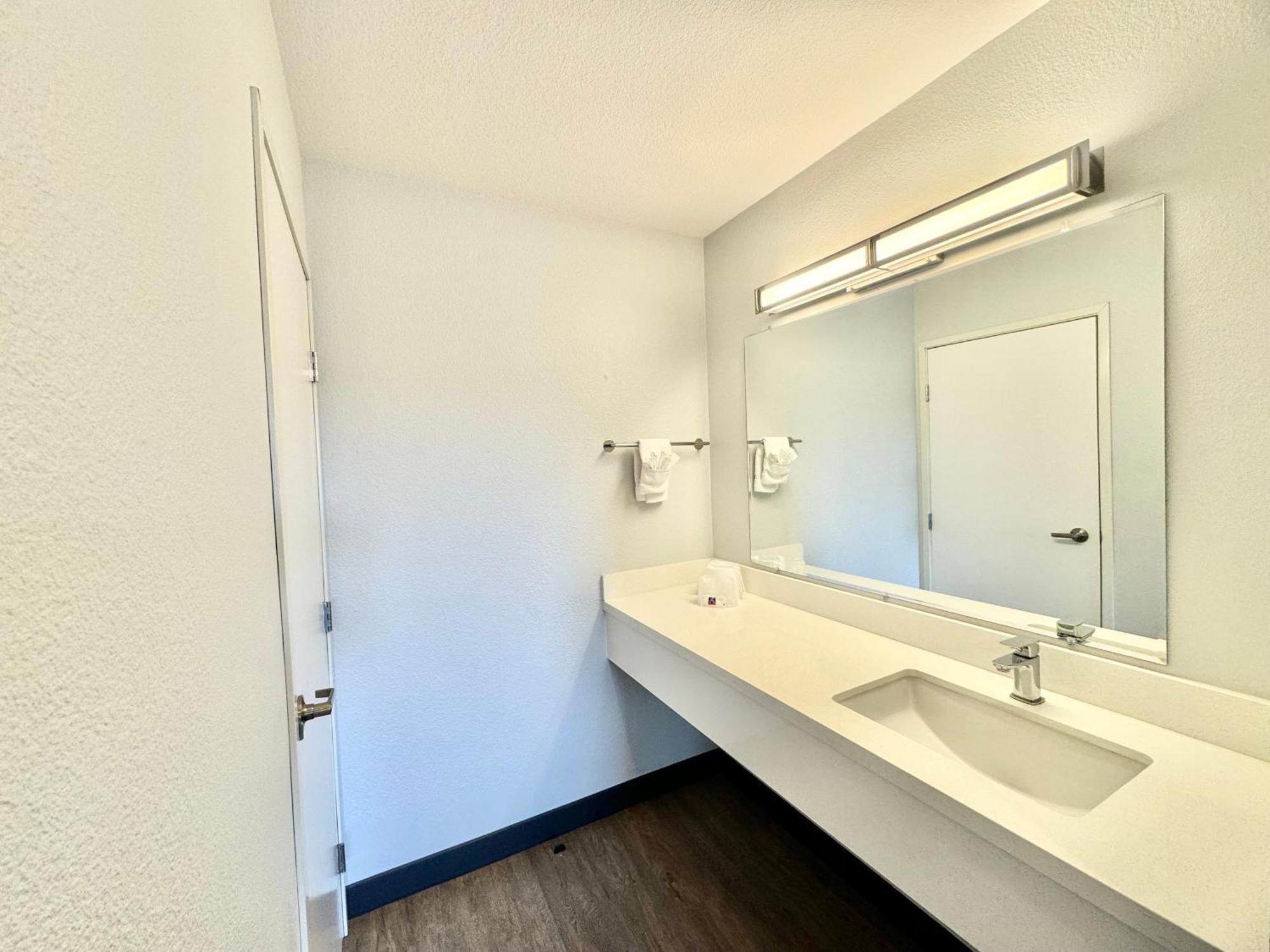Motel 6-Bellflower, Ca - Los Angeles מראה חיצוני תמונה