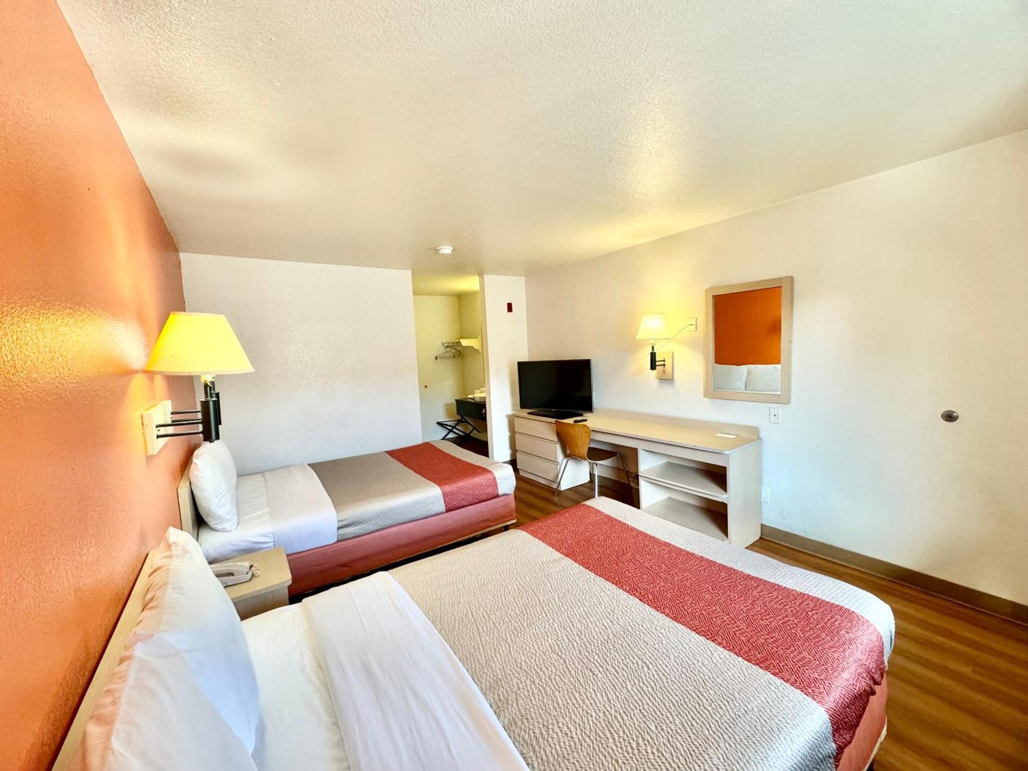 Motel 6-Bellflower, Ca - Los Angeles מראה חיצוני תמונה