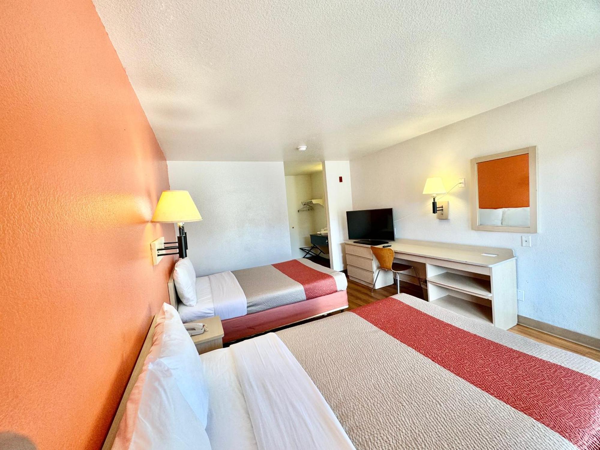 Motel 6-Bellflower, Ca - Los Angeles מראה חיצוני תמונה