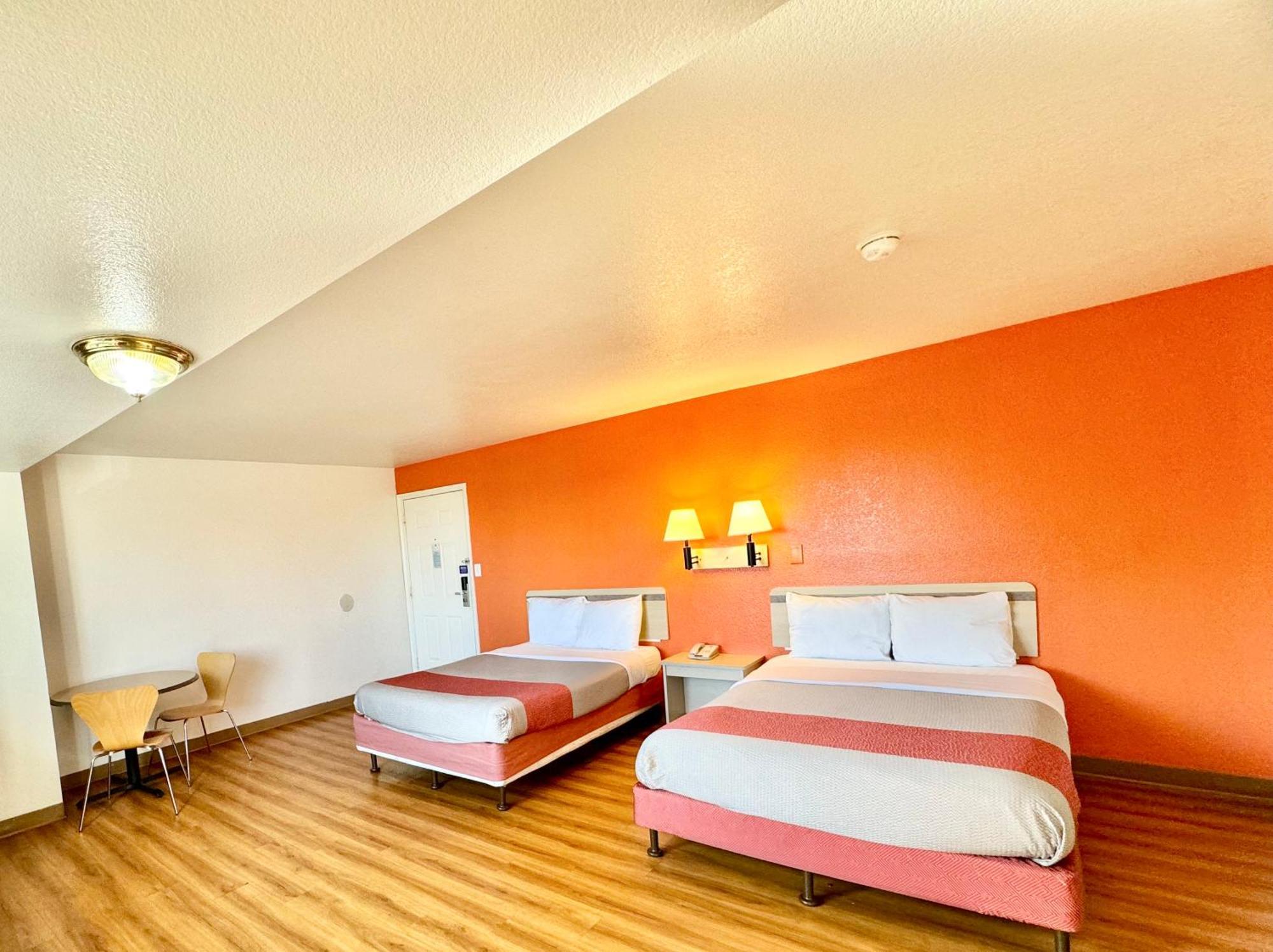 Motel 6-Bellflower, Ca - Los Angeles מראה חיצוני תמונה