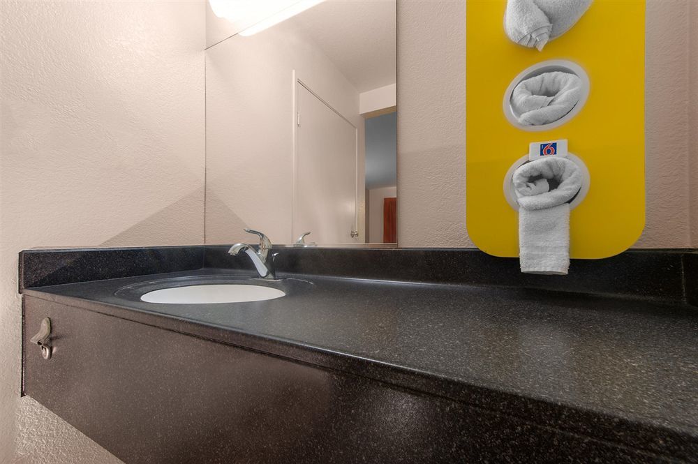 Motel 6-Bellflower, Ca - Los Angeles מראה חיצוני תמונה