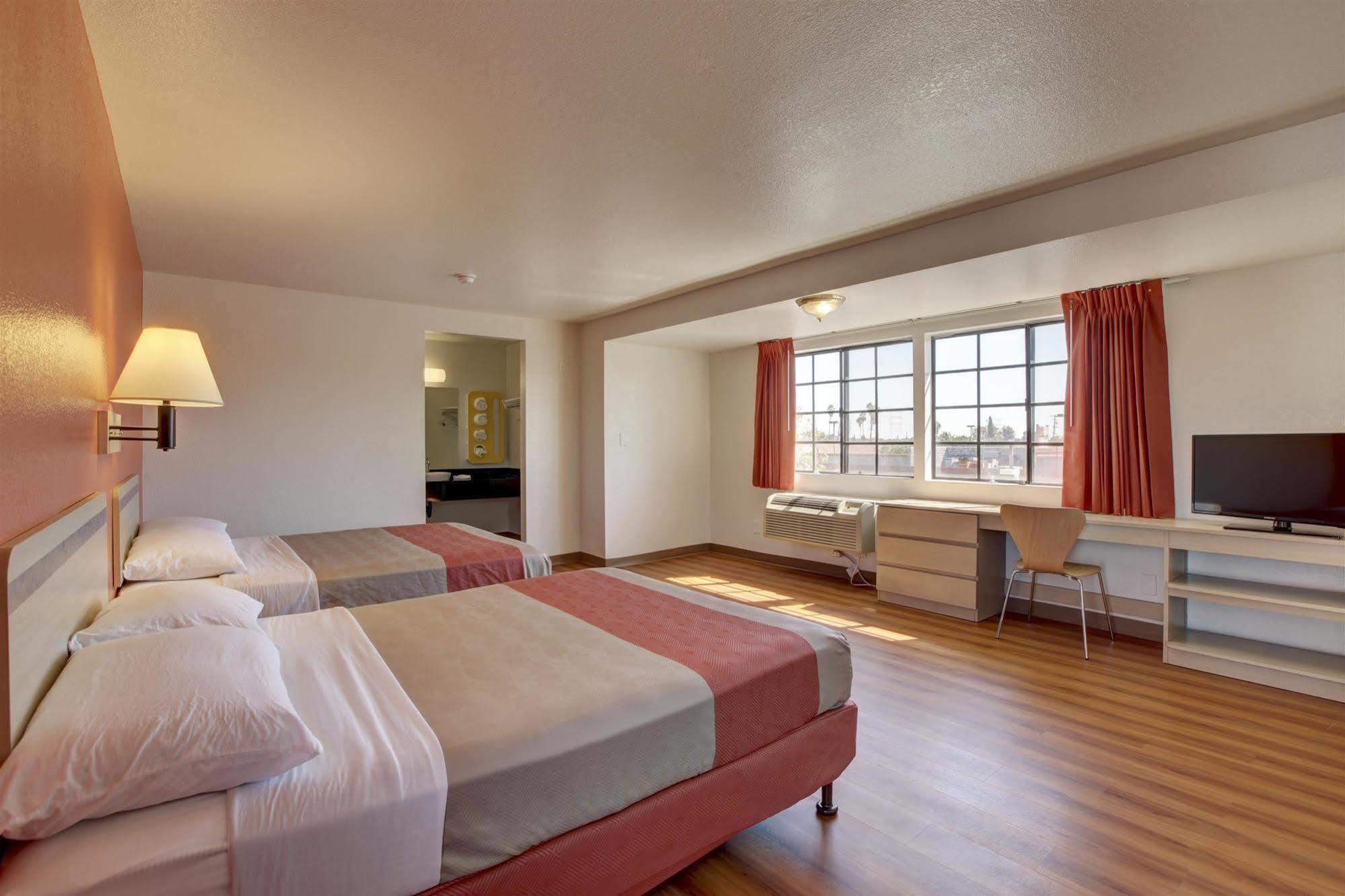 Motel 6-Bellflower, Ca - Los Angeles מראה חיצוני תמונה