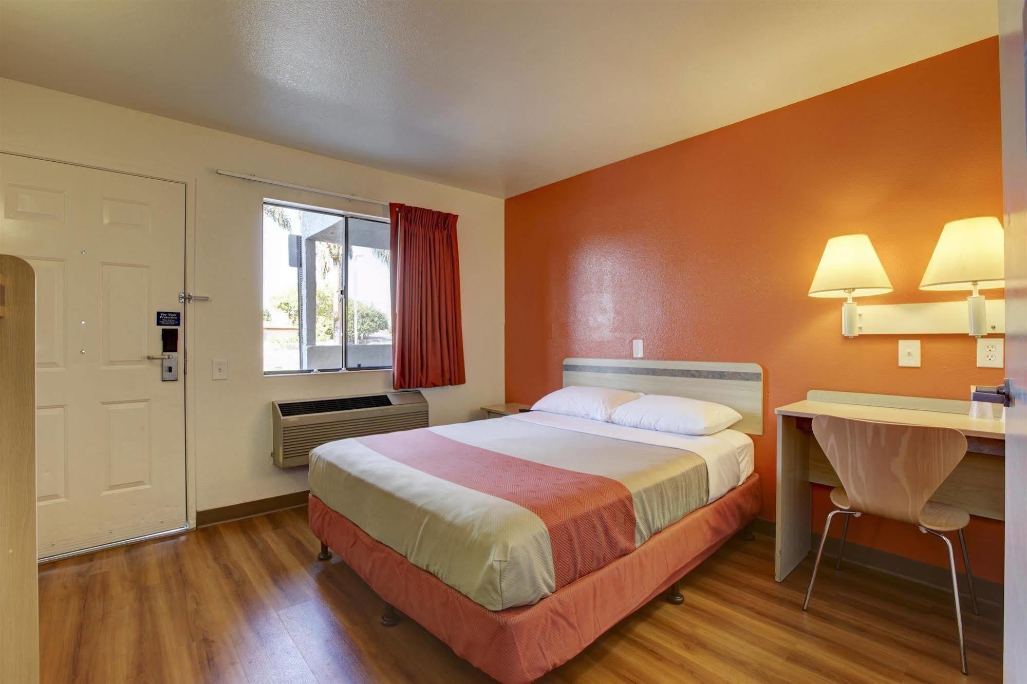 Motel 6-Bellflower, Ca - Los Angeles מראה חיצוני תמונה