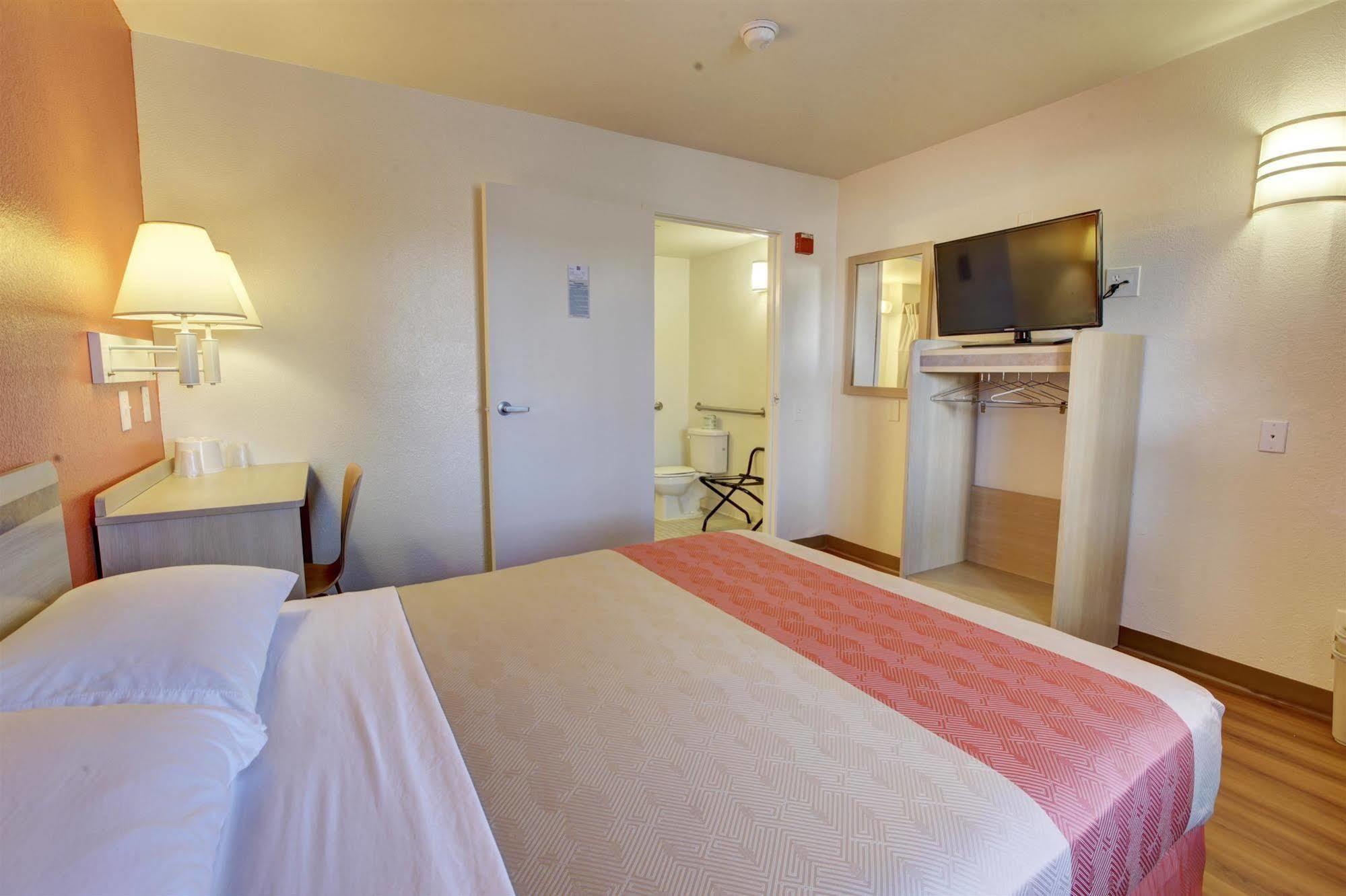Motel 6-Bellflower, Ca - Los Angeles מראה חיצוני תמונה