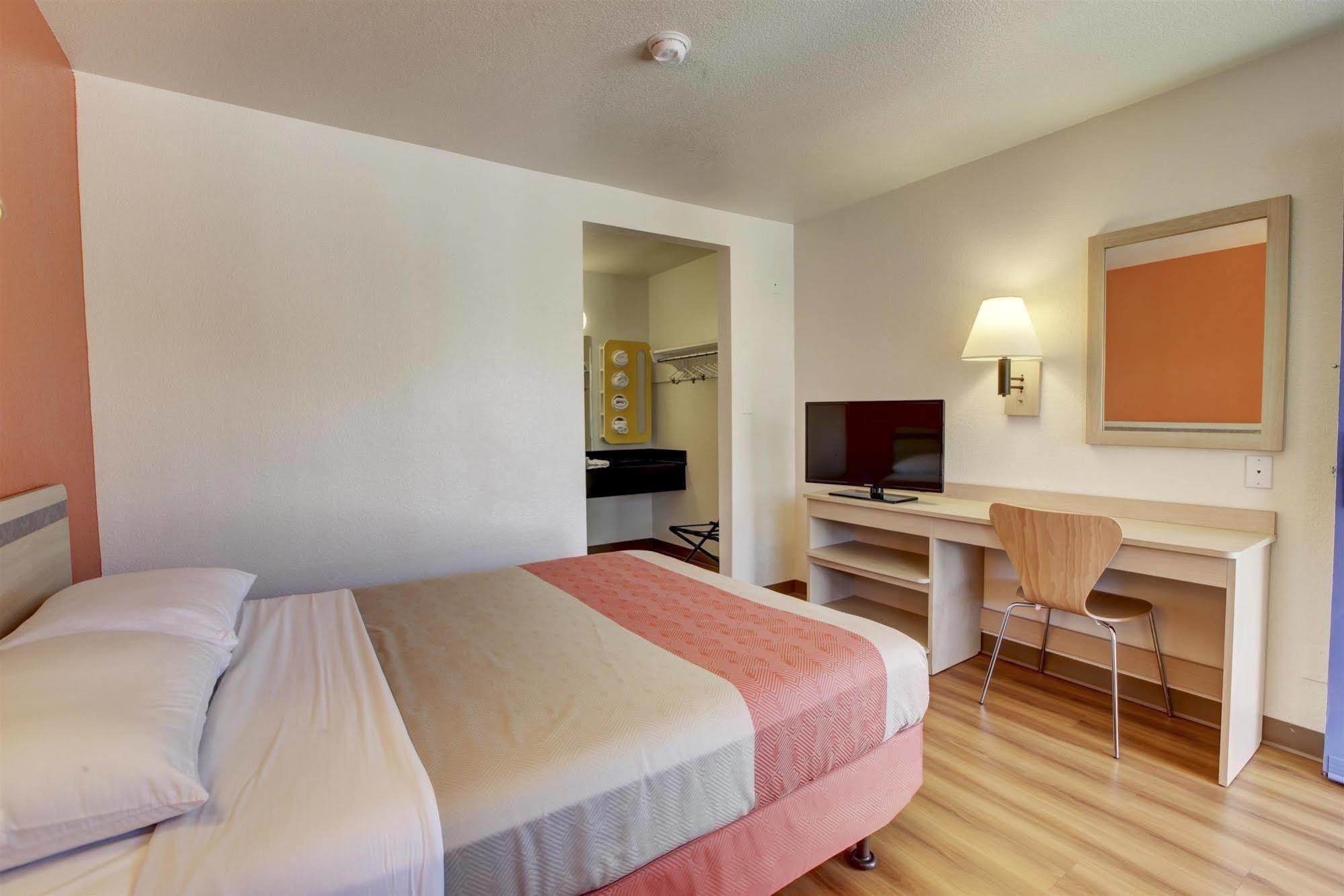 Motel 6-Bellflower, Ca - Los Angeles מראה חיצוני תמונה